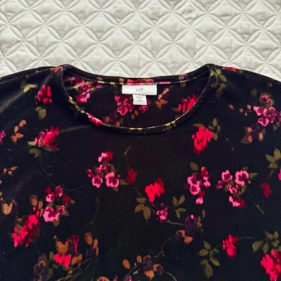 J.Jill Black Velour Long Sleeve Pullover Top Red Pink Floral Size SP - Picture 3 of 13